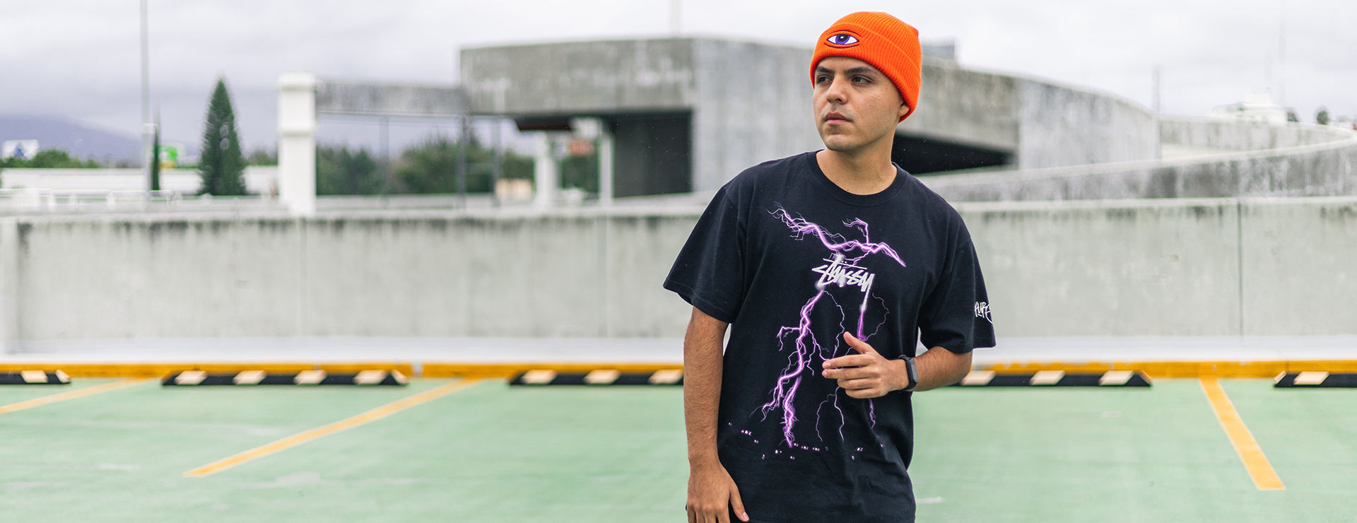 Clothing Store -Clothing Store photo 1630686997075 797a1805b693